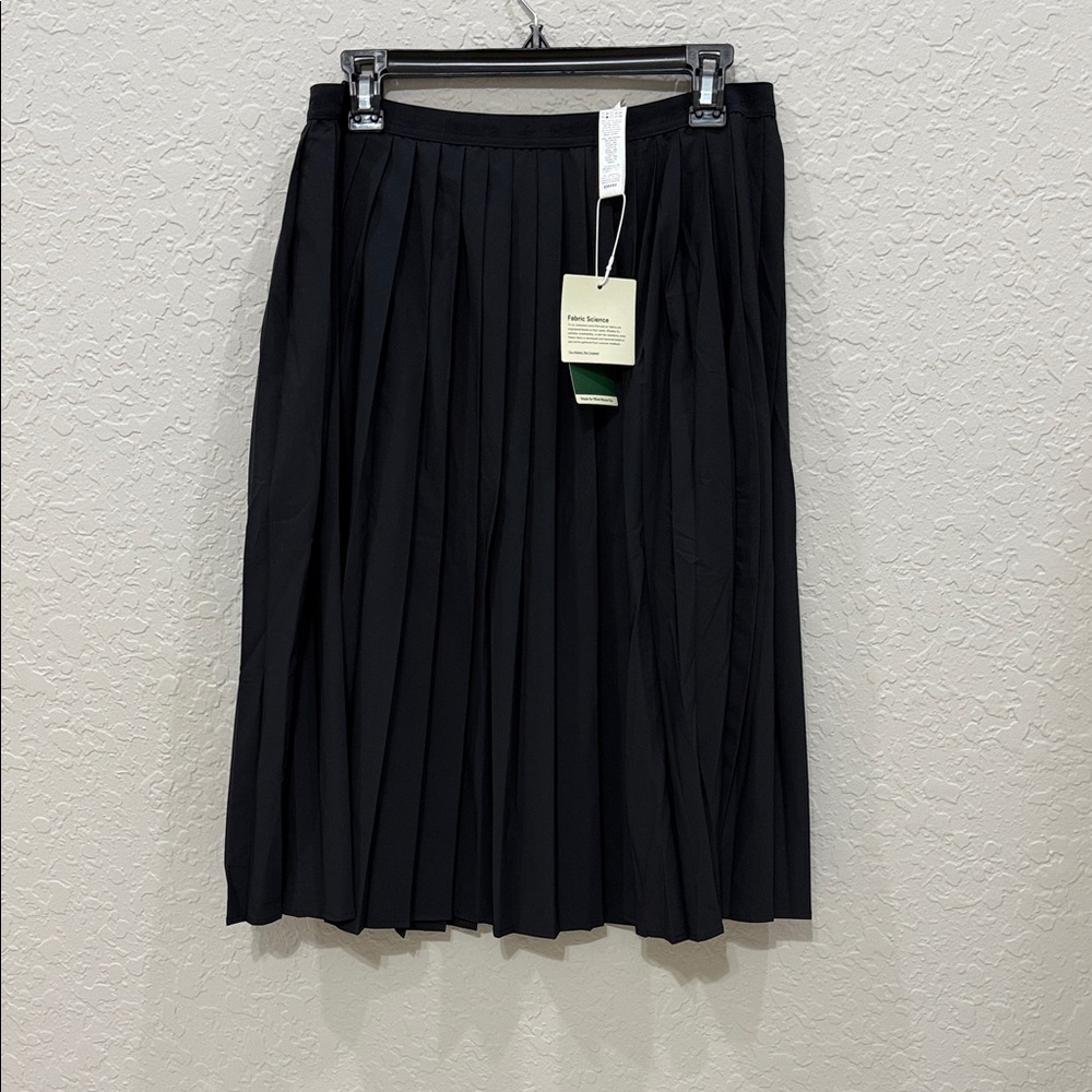 Elegant Black Pleated Skirt